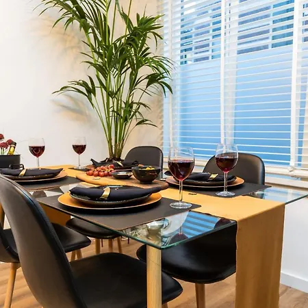 New Pearl Of Scheveningen Black Swan A Family Loft 180a דירה האג