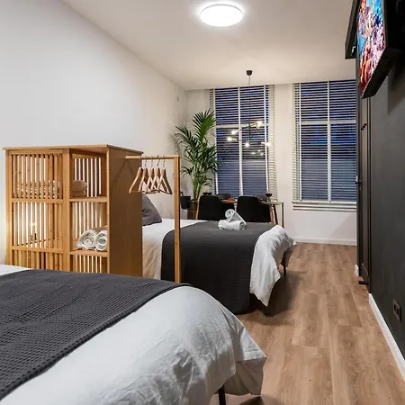 New Pearl Of Scheveningen Black Swan A Family Loft 180a