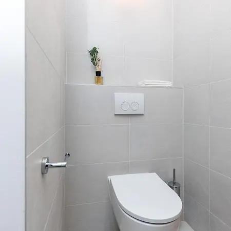 New Pearl Of Scheveningen Black Swan A Family Loft 180a * האג